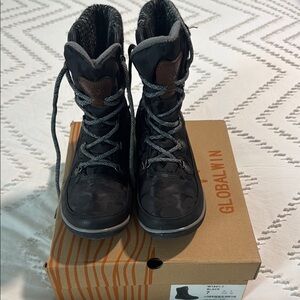 EUC Women’s Global Win Black and Gray Snow Hiking Boots 7 Waterproof Insulated